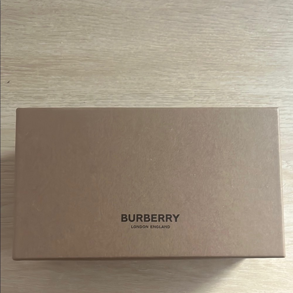 BURBERRY Tan Sunglasses Box, Cloth, and Cleaning Kit